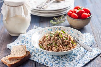 how much to cook buckwheat with minced meat