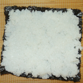 how to cook put rice on a seaweed leaf