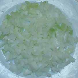 chopped onions for salad