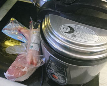 pork jelly in a pressure cooker