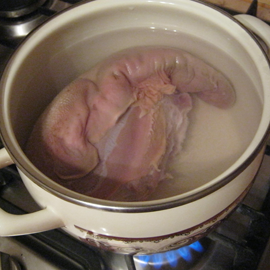 beef tongue in water