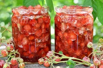 cook strawberry jam