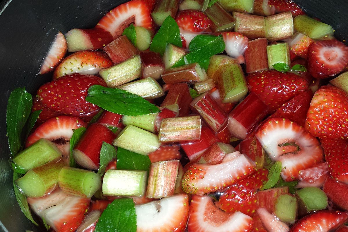 rhubarb and strawberries in a saucepan